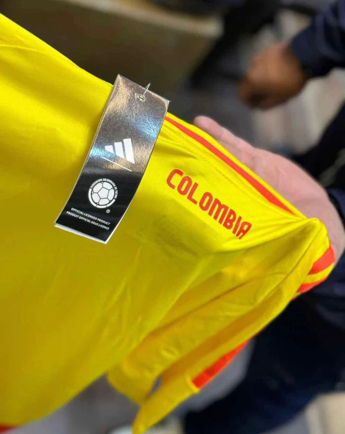 CAMISETA DE LA SELECCIÓN DE COLOMBIA 2024/2025 + REGALO EXCLUSIVO